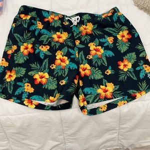 Hawaii print swimming shorts